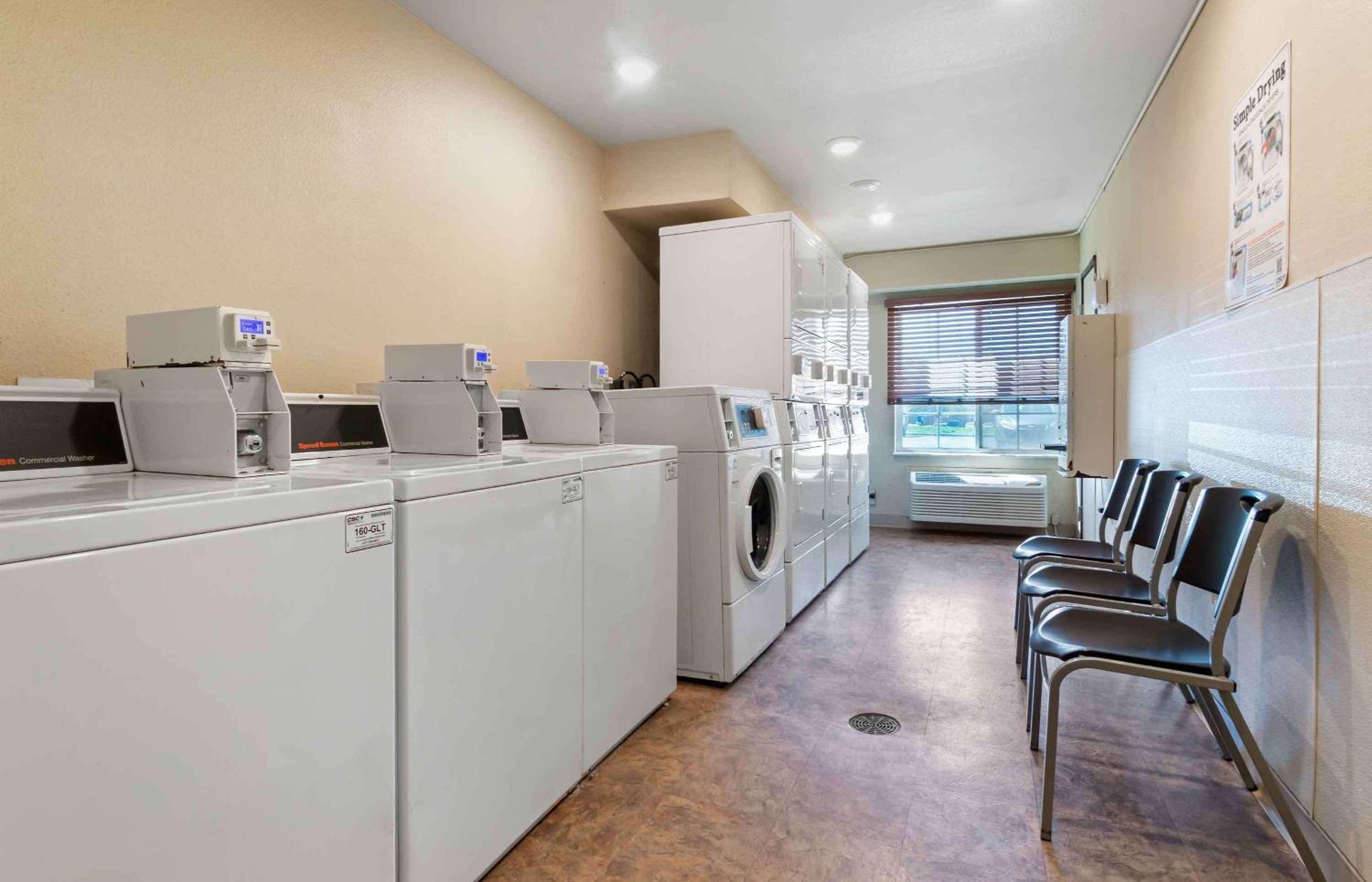 Extended Stay America Select Suites - Kansas City - South - I-49 Ngoại thất bức ảnh